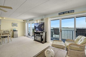 Harbour Island 204m 2 Bedroom Condo by RedAwning