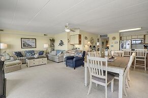 Harbour Island 204m 2 Bedroom Condo by RedAwning