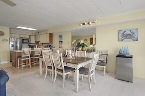 Harbour Island 204m 2 Bedroom Condo by RedAwning