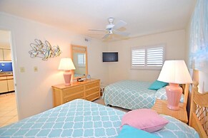 Sungate 401 3 Bedroom Condo by RedAwning