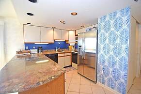 Sungate 401 3 Bedroom Condo by RedAwning