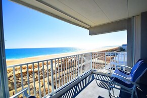 Sungate 401 3 Bedroom Condo by RedAwning