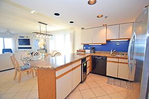 Sungate 401 3 Bedroom Condo by RedAwning