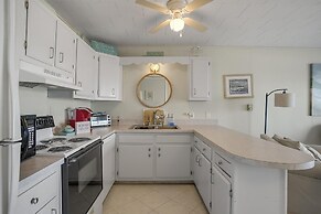 Beachcrest 17 1 Bedroom Condo by RedAwning