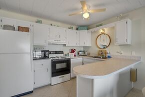 Beachcrest 17 1 Bedroom Condo by RedAwning