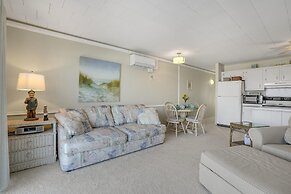 Beachcrest 17 1 Bedroom Condo by RedAwning