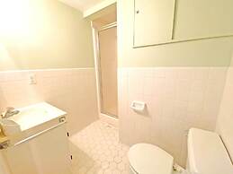 Alameda 5 2 Bedroom Condo by RedAwning