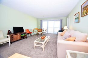 Alameda 5 2 Bedroom Condo by RedAwning