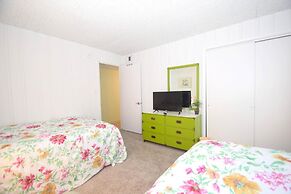 Alameda 5 2 Bedroom Condo by RedAwning