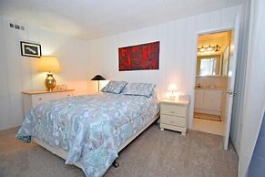 Alameda 5 2 Bedroom Condo by RedAwning