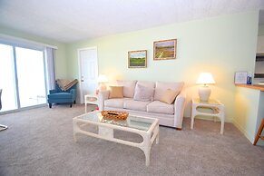 Alameda 5 2 Bedroom Condo by RedAwning