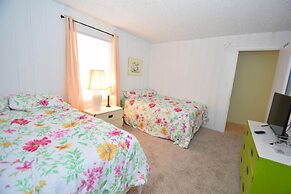 Alameda 5 2 Bedroom Condo by RedAwning