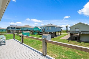 Coastal Chic Cabin 3 Bedroom Home by Redawning