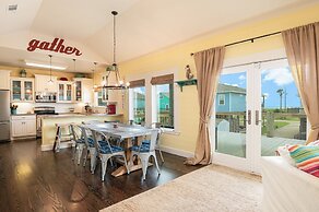 Coastal Chic Cabin 3 Bedroom Home by Redawning