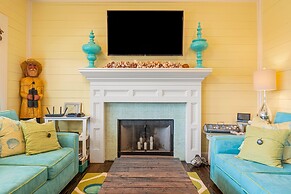 Coastal Chic Cabin 3 Bedroom Home by Redawning