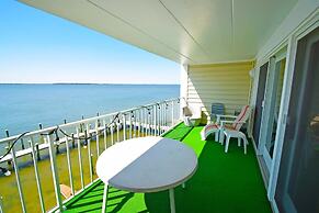 Thunder Island 16a 2 Bedroom Condo by RedAwning