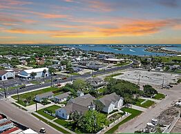 Coast Oaks Cottage 5 1 Bedroom Cottage by RedAwning