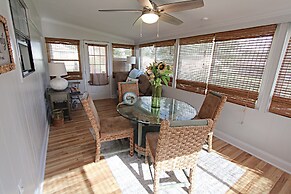 The Peaceful One 3 Bedroom Home by Redawning