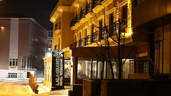 Lala Grand Hotel