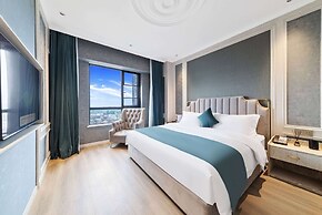 Howard Johnson by Wyndham Lake Serenity Hot Springs Xichang