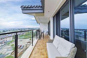 Howard Johnson by Wyndham Lake Serenity Hot Springs Xichang