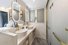 Howard Johnson by Wyndham Lake Serenity Hot Springs Xichang