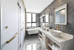 Howard Johnson by Wyndham Lake Serenity Hot Springs Xichang