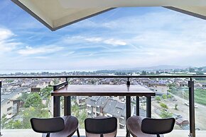 Howard Johnson by Wyndham Lake Serenity Hot Springs Xichang