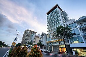 Record Hotel