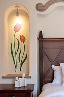 Rooftop Jacuzzi! Country-style 4 Bedroom Cottage