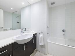Brady Apartment Hotel Flinders Street