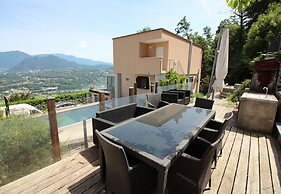 Ca' Balmelli With Shared Pool