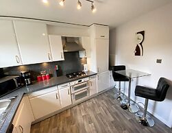 NEW Super 2 Bedroom Flat in Falkirk