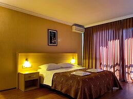 Batesta Hotel