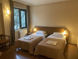 Batesta Hotel