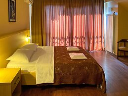 Batesta Hotel