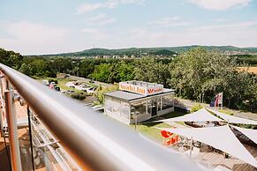 Wabi Hotel - Beauty & Dental Center