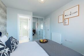 Elliot Oliver - 2 The Old Surgery: Stunning 4 Bedroom Home With Parkin