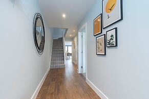 Elliot Oliver - 2 The Old Surgery: Stunning 4 Bedroom Home With Parkin