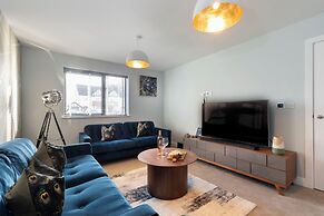 Elliot Oliver - 2 The Old Surgery: Stunning 4 Bedroom Home With Parkin