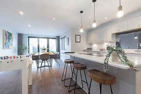 Elliot Oliver - 2 The Old Surgery: Stunning 4 Bedroom Home With Parkin