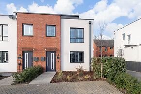 Elliot Oliver - 2 The Old Surgery: Stunning 4 Bedroom Home With Parkin