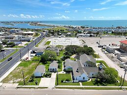 Coast Oaks Cottage 3 1 Bedroom Cottage by RedAwning