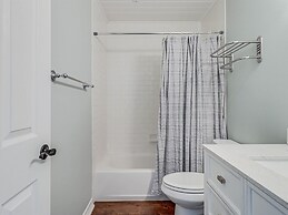 Coast Oaks Cottage 2 1 Bedroom Cottage by RedAwning