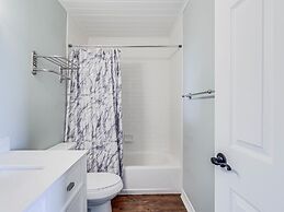 Coast Oaks Cottage 1 1 Bedroom Cottage by RedAwning