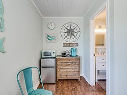 Coast Oaks Cottage 1 1 Bedroom Cottage by RedAwning