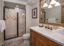 40 Goshawk 5 Bedroom Home by RedAwning