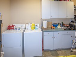 40 Goshawk 5 Bedroom Home by RedAwning