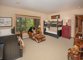 40 Goshawk 5 Bedroom Home by RedAwning