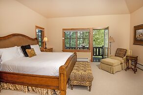 40 Goshawk 5 Bedroom Home by RedAwning